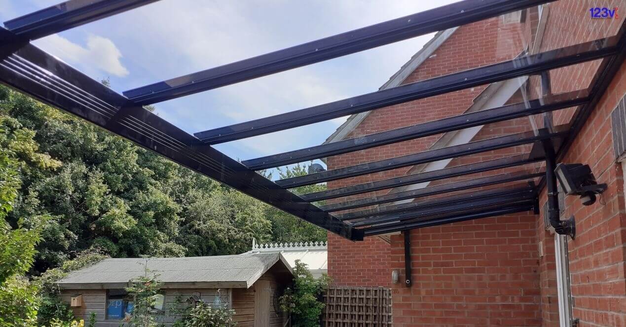 Black-Glass-Veranda-Wiblinston-UK