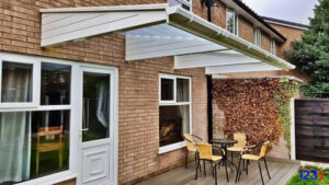 123v Patio Cantilever Canopy in White
