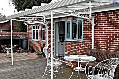 123v Victorian style veranda patio
