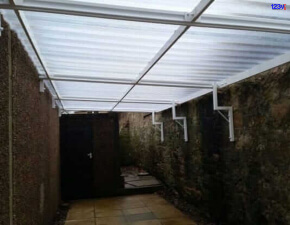 Carport in Falkirk, Central Lowlands of Scotland