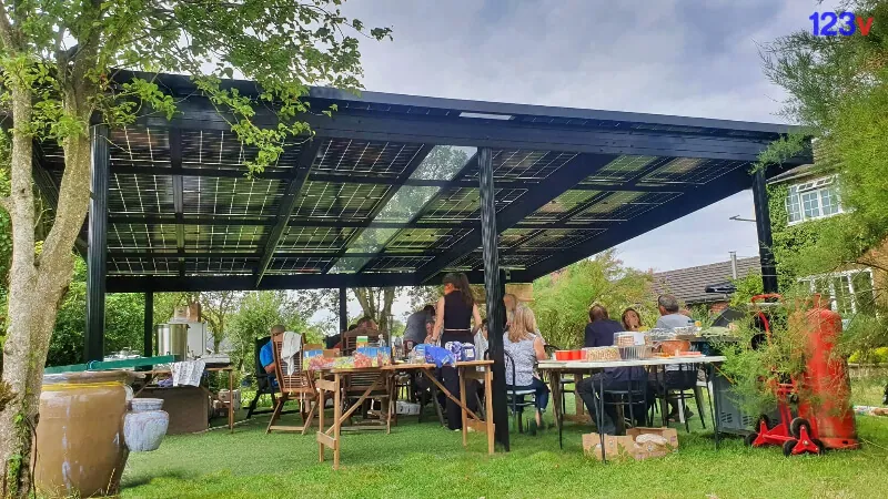 https://www.123v.co.uk/wp-content/uploads/123v-Solar-Canopies-Solar-Veranda-Solar-Carport-School-Covered-Dining-Areas-2.jpg