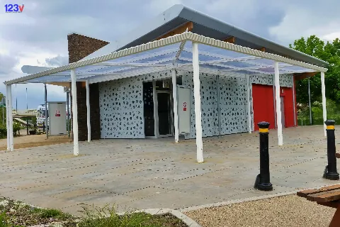 Commercial Canopy Shelters Cafe Canopy Thames England 123v
